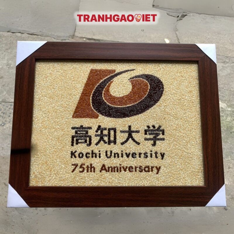 Tranh Gạo Logo Kochi University