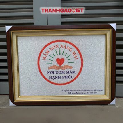 Tranh Gạo Logo Mầm Non Nắng Mai