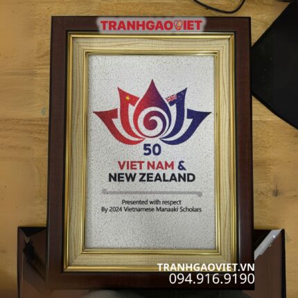 Tranh Gạo Logo Kỷ Niệm 50 Năm Quan Hệ Việt Nam và New Zealand